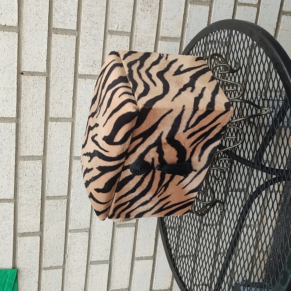 Leopard Jewelry Box - Picture 2 of 11